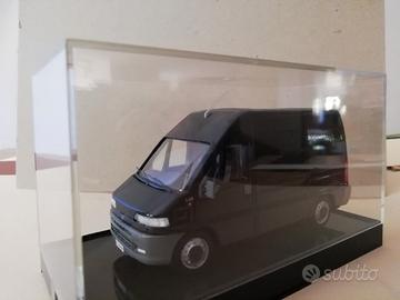 Modellino fiat ducato 2ì serie carabinieri
