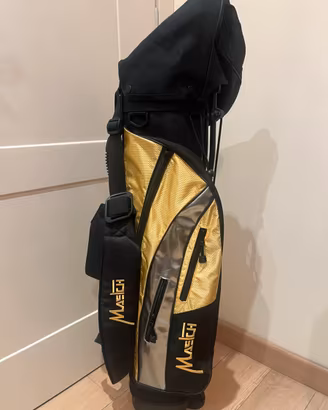 Sacca da golf con set di mazze