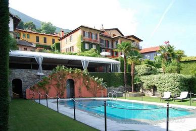 Villa di 3500 m² con più di 5 locali e box auto a 