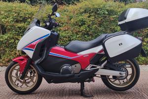 Honda Integra 750 S