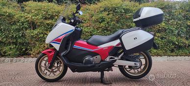 Honda Integra 750 S