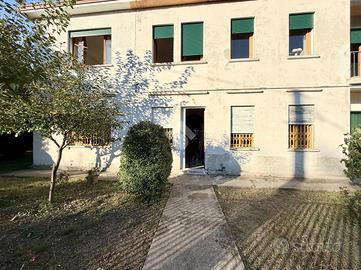 CASA SEMINDIPENDENTE A TORREGLIA