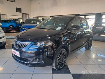 Lancia Ypsilon 1.0 FireFly Hybrid 70 cv Gold