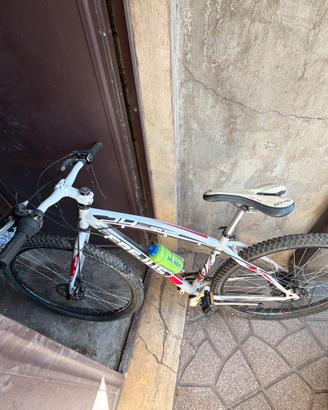 Mountain Bike Frejus - Ruote 26" / 24 Cambi