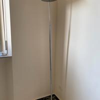 Lampada da terra in vetro e acciaio dimmerabile