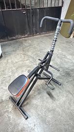 Attrezzo palestra per addominali