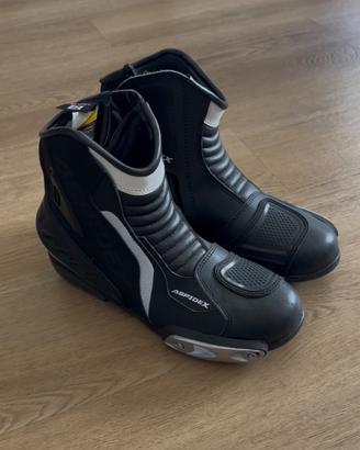 Kit completo accessori moto: manutenzione e abbigl