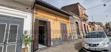 Casa singola con giardino a Piedimonte Etneo