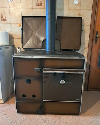 termocucina stufa a legna (putagè)per termosifoni 