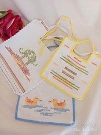 tre bavette bebè lavorazione artigianale uncinetto