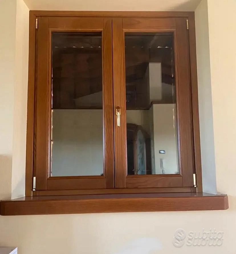 Finestra in rovere - Arredamento e Casalinghi In vendita a Mantova