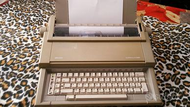 Macchina da scrivere elettronica Olivetti E501