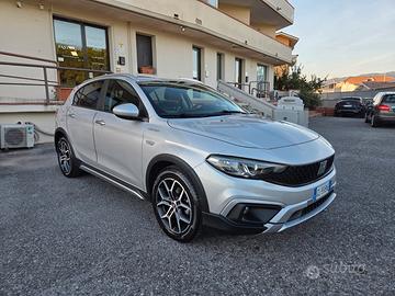 Fiat Tipo 1.5 Hybrid DCT 5 porte Cross