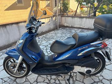 Beverly 250