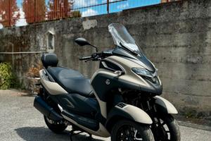 TRICITY 300 DEMO