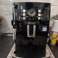 Macchina caffè De Longhi magnifica s