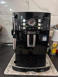 Macchina caffè De Longhi magnifica s