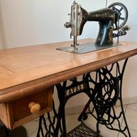 Macchina da cucire d’epoca Kaiser