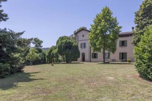 Villa di 589 m² con più di 5 locali a Ozzano dell'