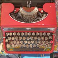 Macchina da scrivere Olivetti Studio 42 rossa