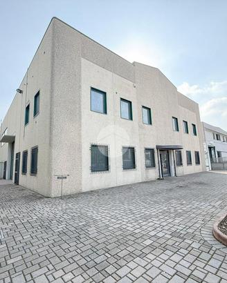 CAPANNONE A CIVIDATE AL PIANO