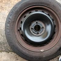 cerchio ferro con gomme da neve al 50%