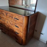 Comò e tavolo maquillage in stile Art Deco