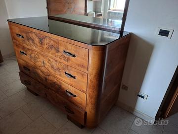 Comò e tavolo maquillage in stile Art Deco