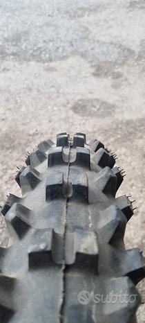Copertone anteriore moto Pirelli