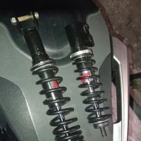 Ammortizzatori yss nuovi 2 ore di vita 110 euro