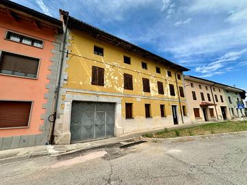 Grande casa da ristrutturare per creare più abi...
