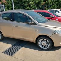 Lancia Y con 0 km. Solo per ricambi.