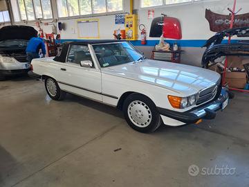 Mercedes 560 SL America