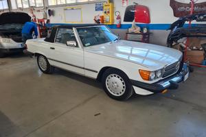 Mercedes 560 SL America