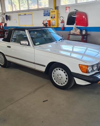 Mercedes 560 SL America