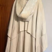 Mantella invernale elegante con cappuccio