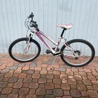 Mountain bike  ragazza