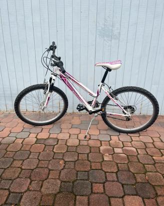 Mountain bike  ragazza