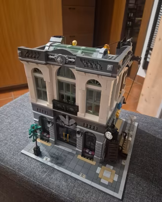 Lego Brick Bank 10251