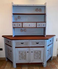 Credenza in stile shabby chic pitturata a mano