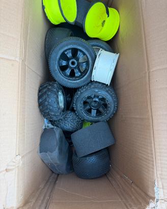 Lotto gomme cerchi truggy 1:8