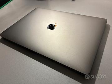 MacBook PRO M1 2022