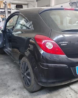 Opel corsa 2010 benzina gpl