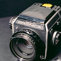 Zenza Bronica – Medio Formato + esposimetro