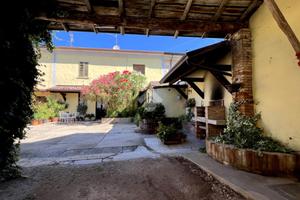 CASA DI CORTE A CASALROMANO