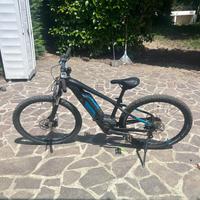 Bici elettrica - Cube reaction 500