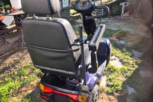 Scooter elettrico per persone anziane auto