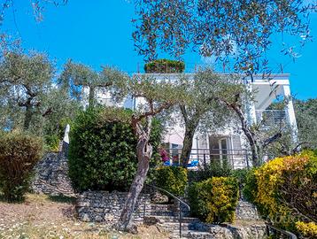 Appartamenti tellaro vista mare terrazzo parcheggi