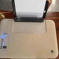 Stampante HP Deskjet 2540 con cartucce