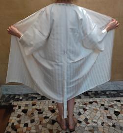 16 Kimono in raso bianco, buone condizioni 